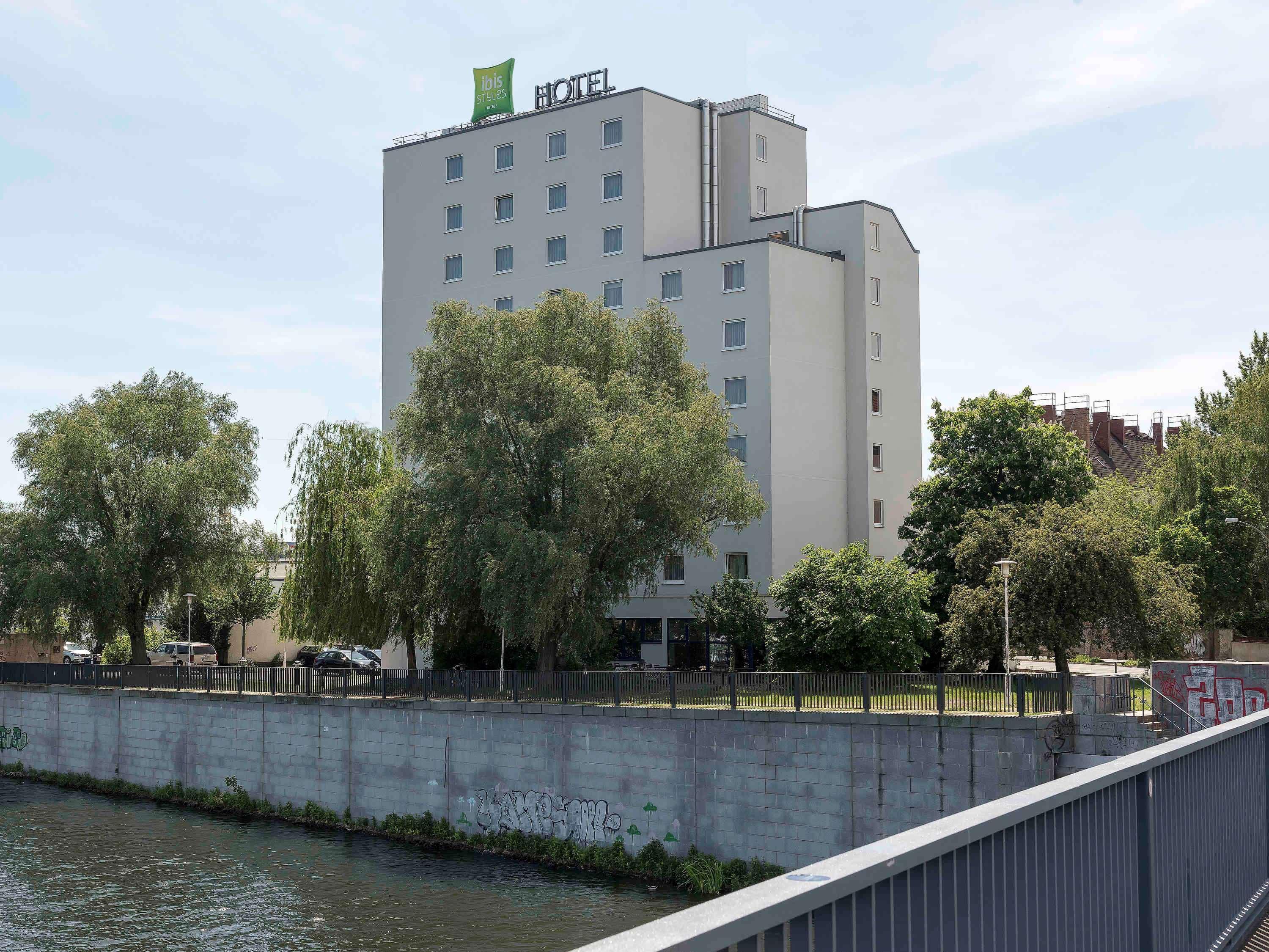 Ibis Styles Berlin Treptow Hotel Bagian luar foto