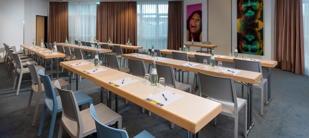 Ibis Styles Berlin Treptow Hotel Bagian luar foto